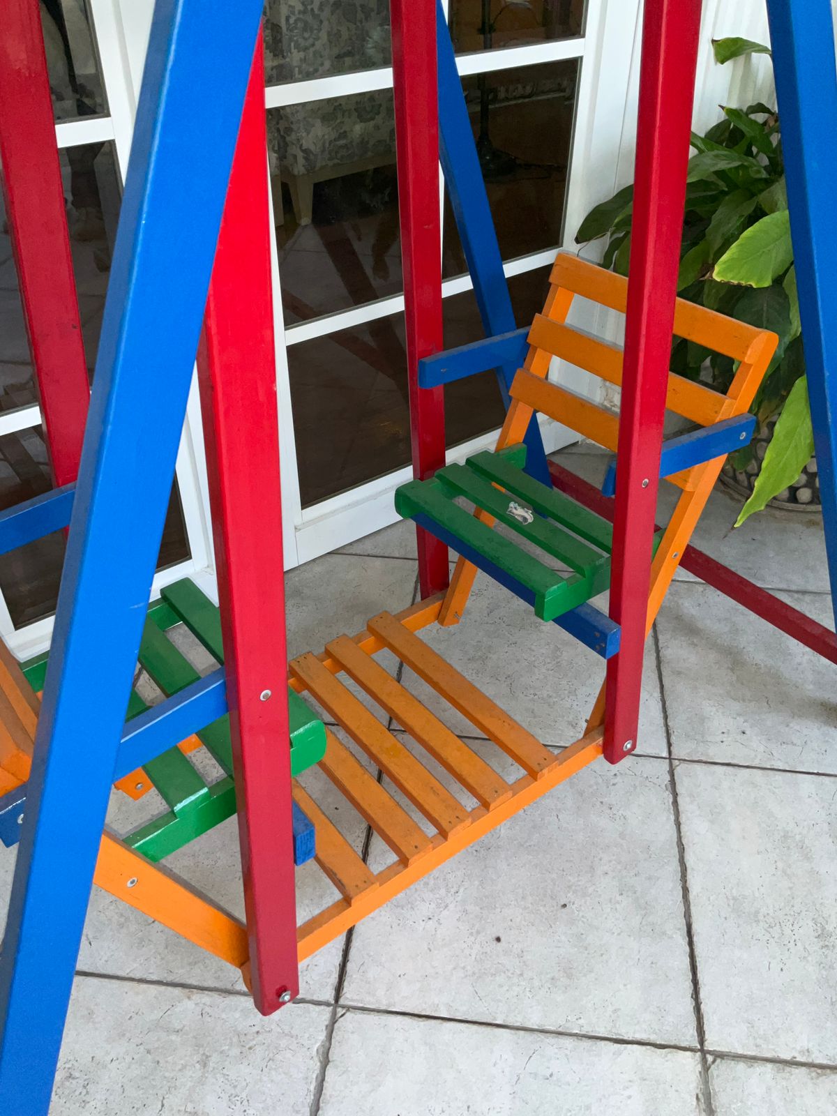 Columpio Infantil de Madera Doble – Balancín Colorido Segunda Mano