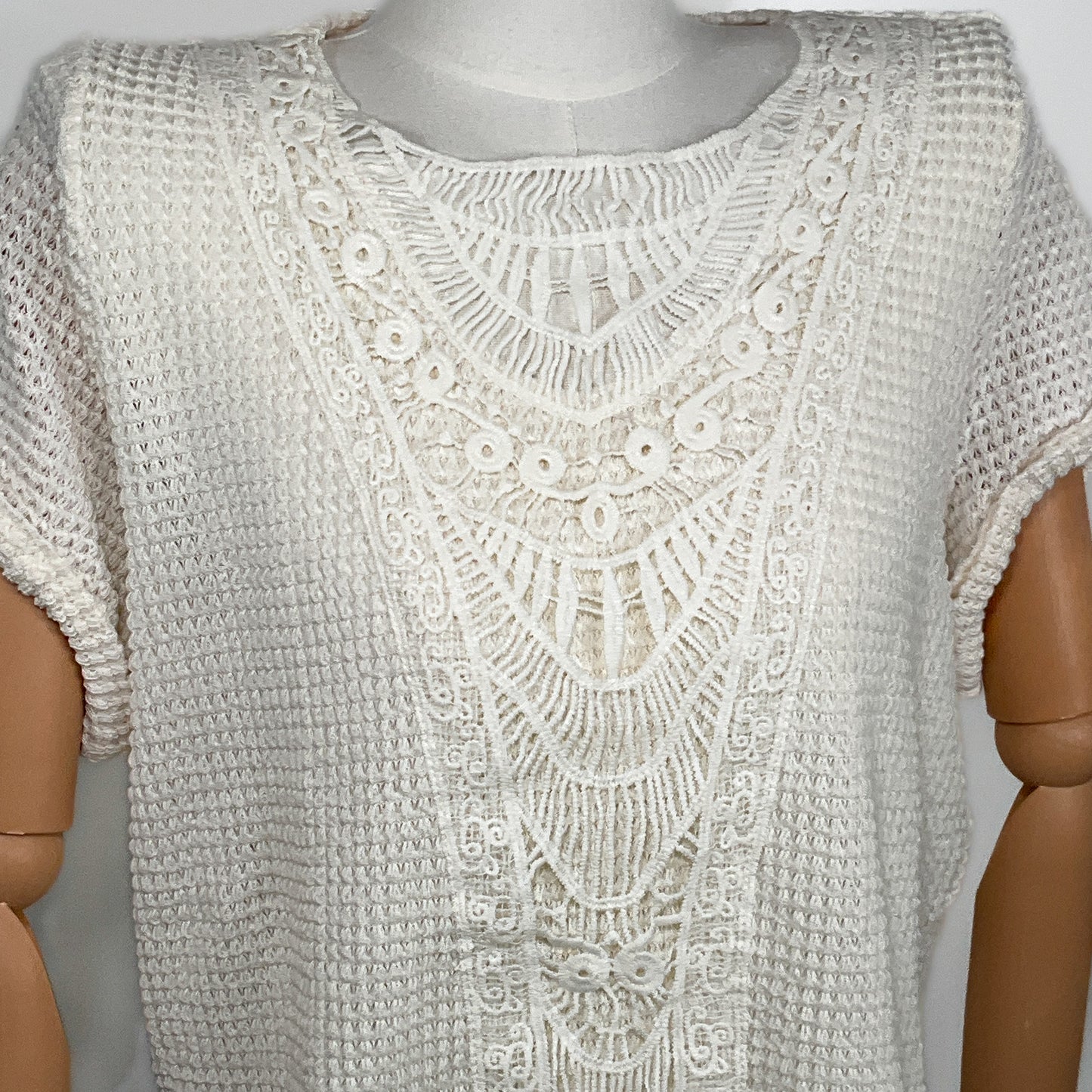 Blusa Blanca con Detalle de Encaje – Talla L