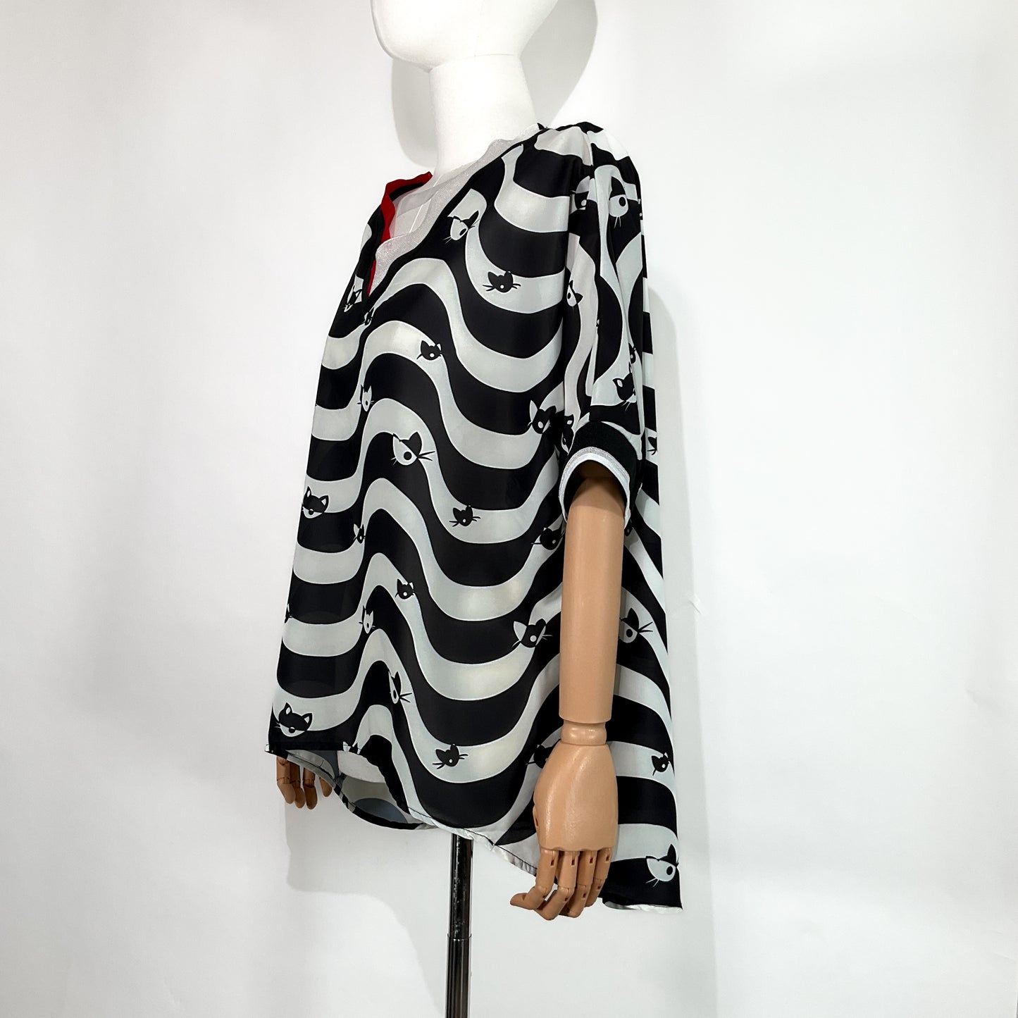 Blusa Estampado Gatitos Blanco y Negro – Talla G