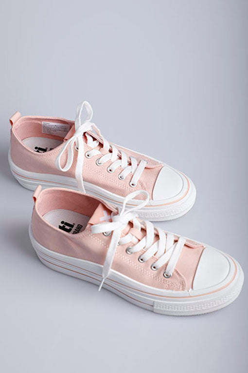Tenis XTi Urban Brand Street Style Rosa con Suela Blanca – Comodidad y Estilo Casual