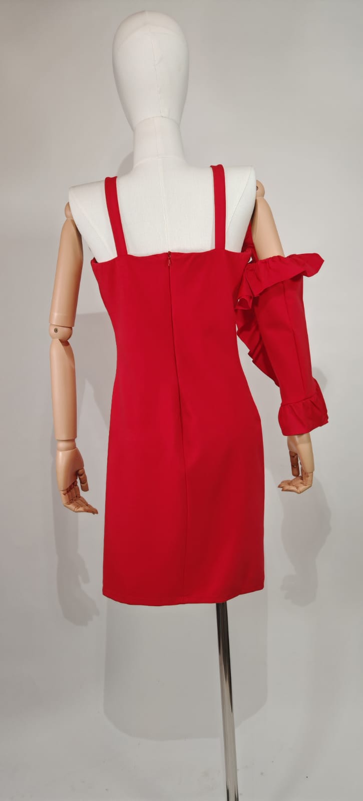 Vestido Rojo Studio F – Elegancia Casual con Estilo Único