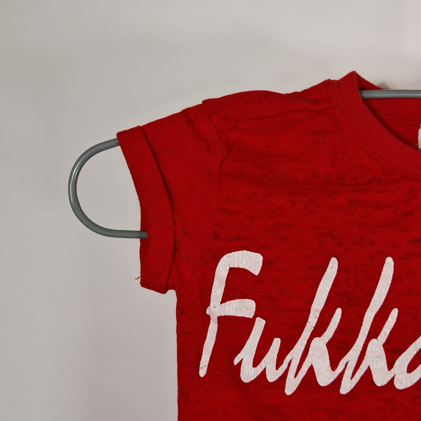 T-shirt FK Girl Roja con Letras Blancas – Talla 2T Niña