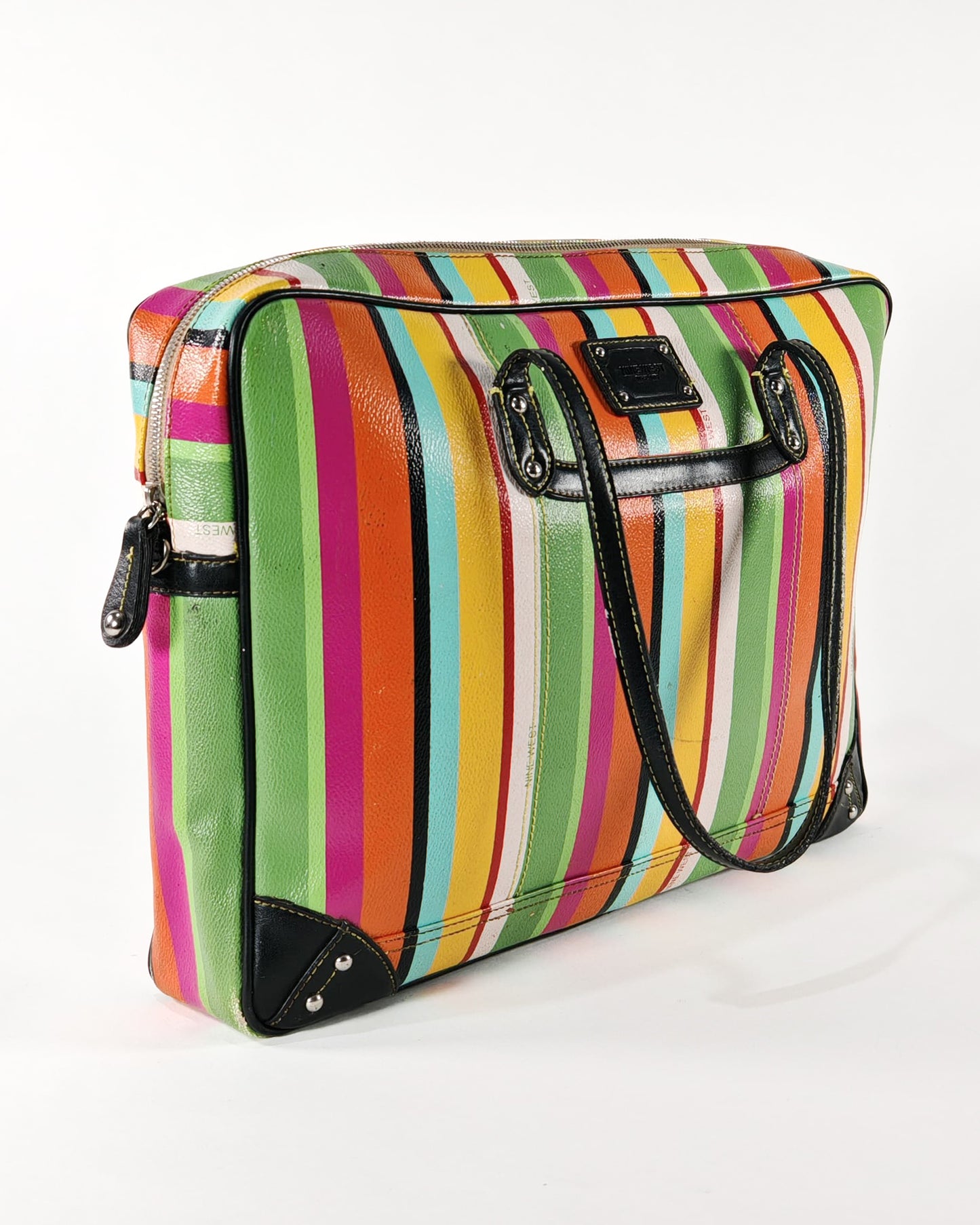 Porta Laptop Nine West Multicolor – Estilo y Funcionalidad en un Solo Diseño