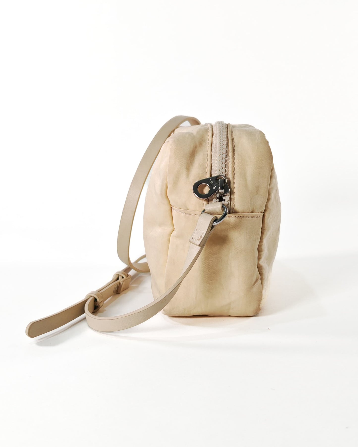 Crossbody Mango Beige – Minimalismo y Estilo para tu Día a Día