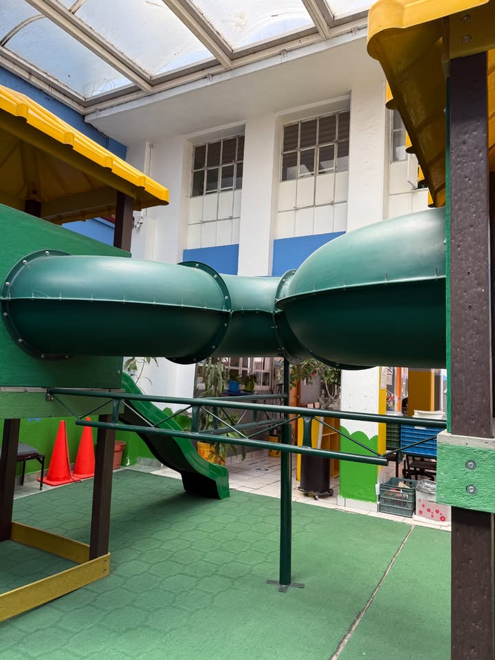 Juego Infantil de Madera con Toboganes