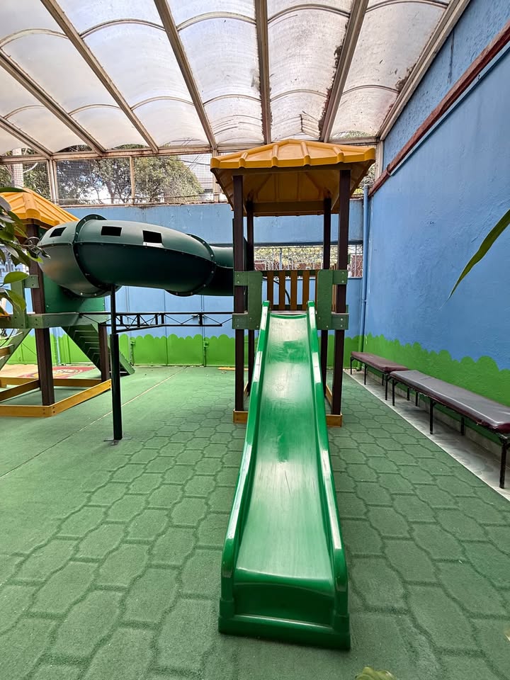 Juego Infantil de Madera con Toboganes