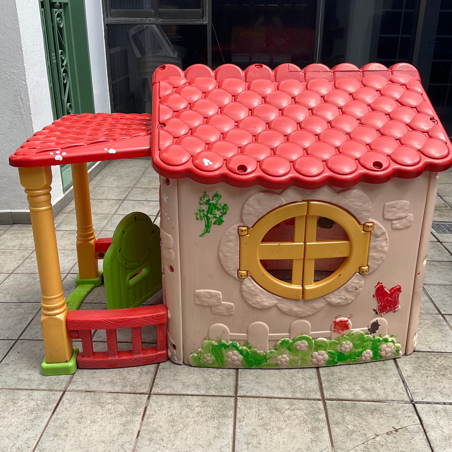 Casita Feber Infantil de Plástico Usada – Casa de Juegos Exterior/Interior