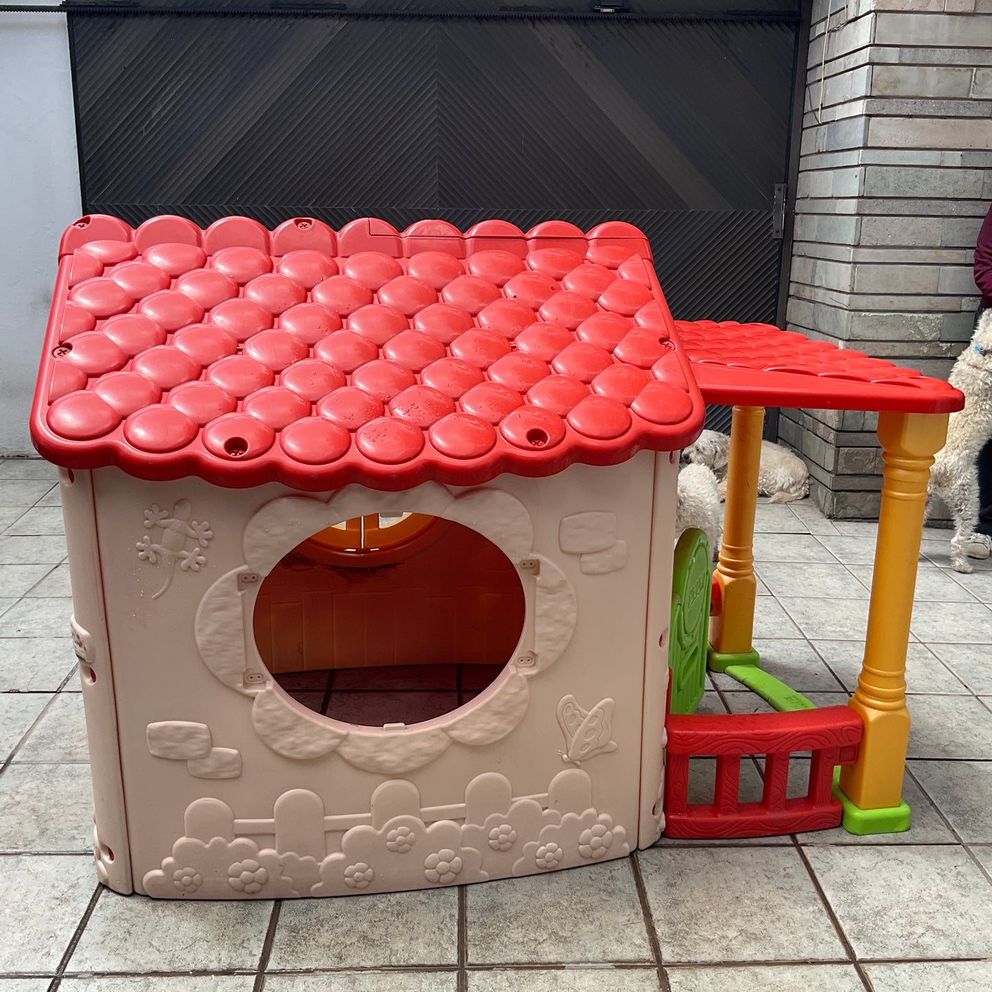 Casita Feber Infantil de Plástico Usada – Casa de Juegos Exterior/Interior