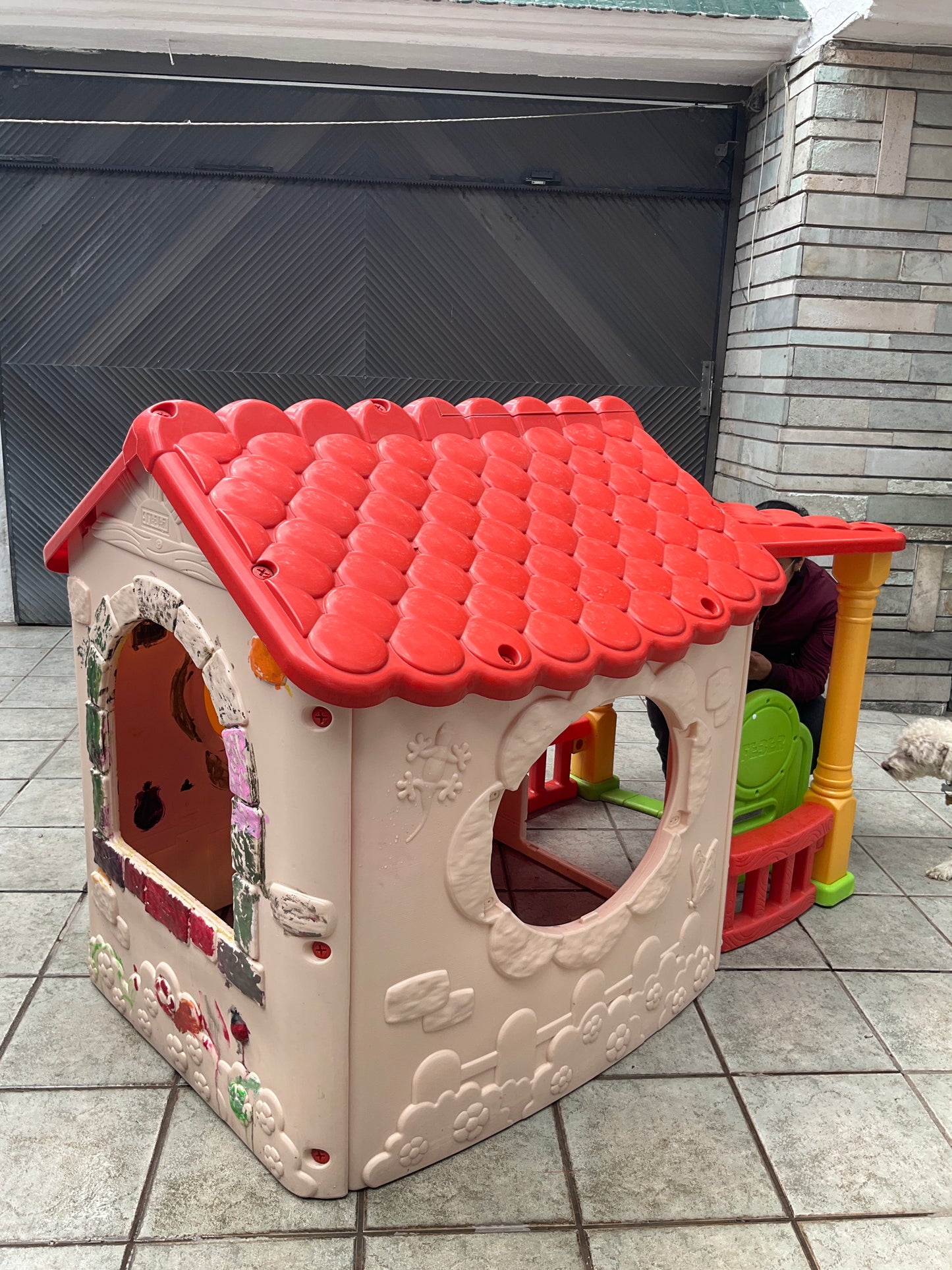 Casita Feber Infantil de Plástico Usada – Casa de Juegos Exterior/Interior