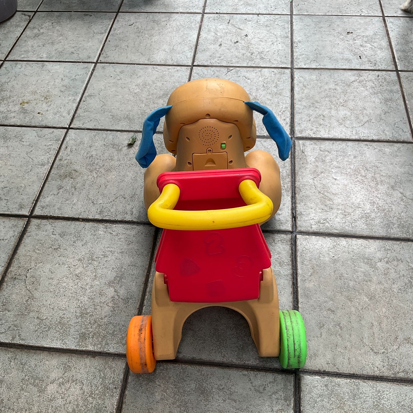 Carrito Andador Fisher-Price Perrito para Primeros Pasos – Segunda Mano