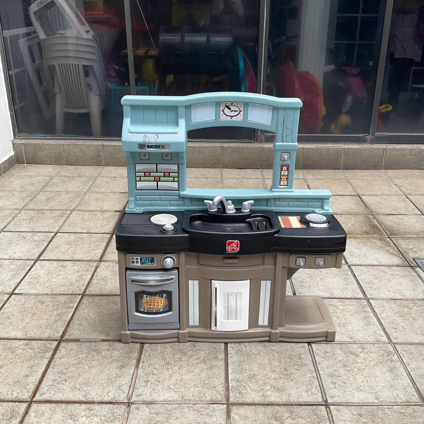 Cocinita Infantil Step2 con Estufa y Fregadero – Segunda Mano