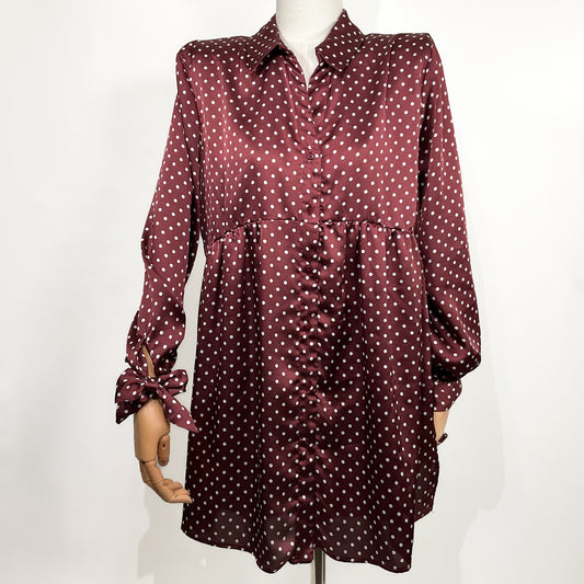 Blusa Satinada Zara Vino con Lunares Blancos – Talla M