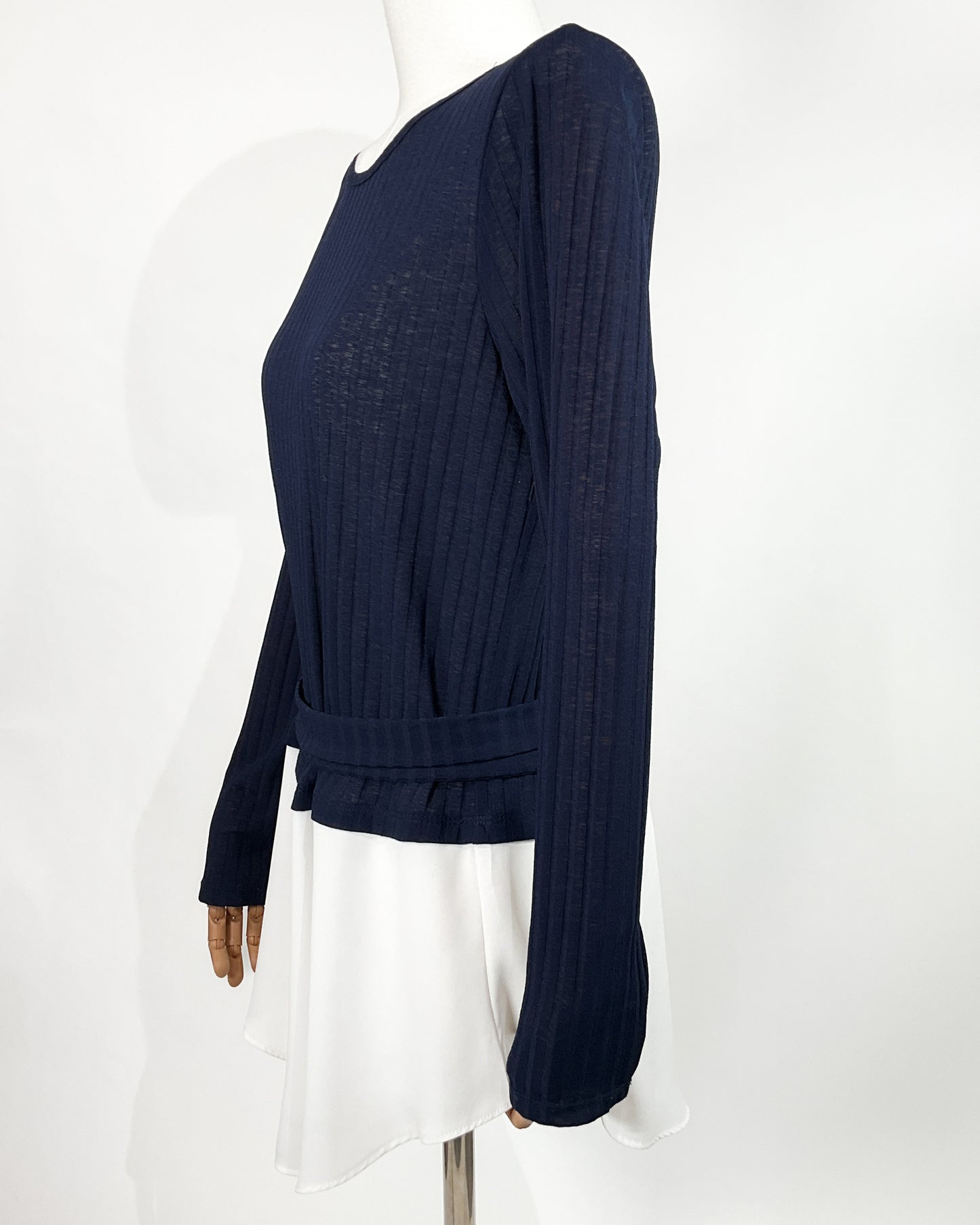 Blusa bicolor Contempo estilo camisa integrada – Talla M/G