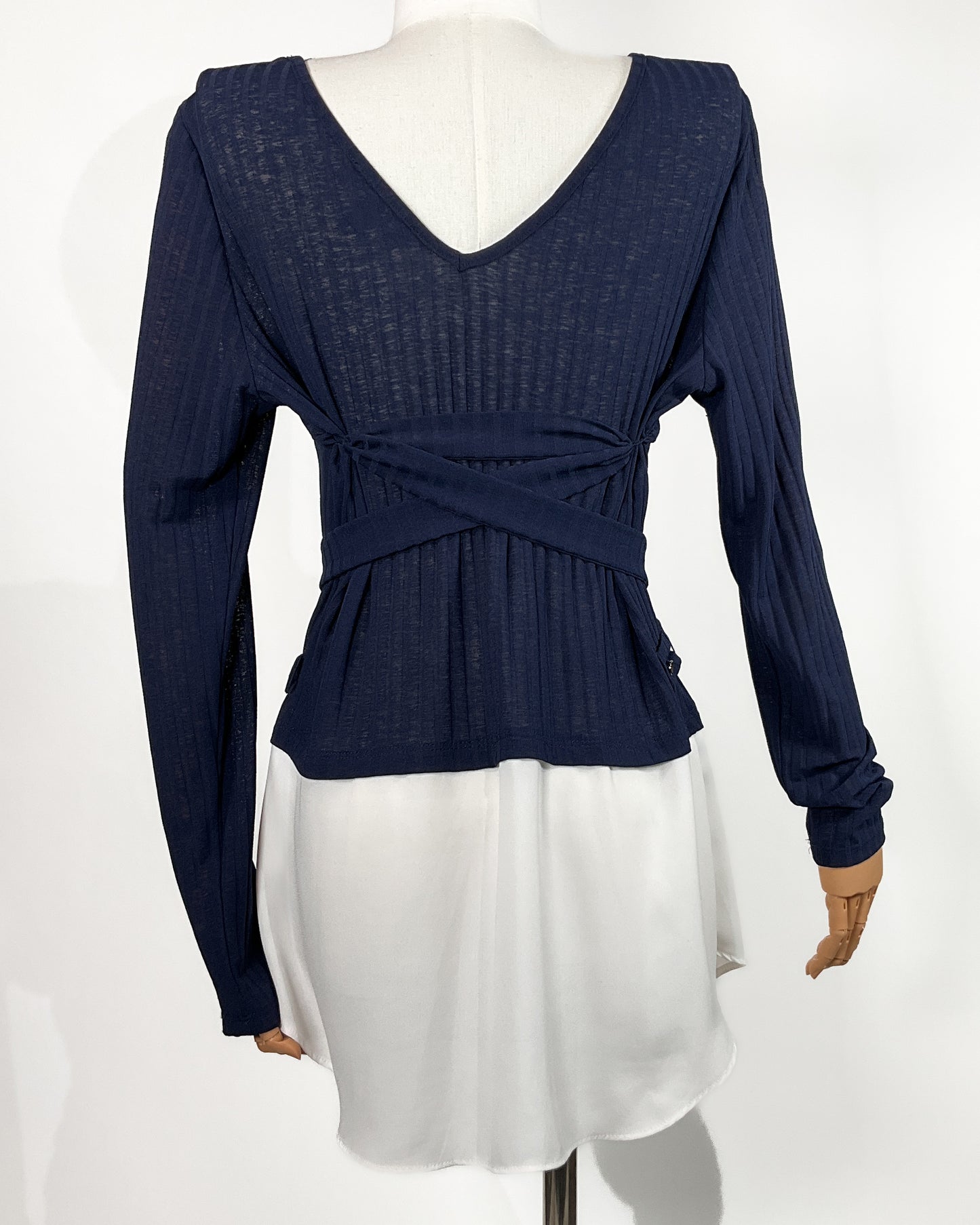 Blusa bicolor Contempo estilo camisa integrada – Talla M/G