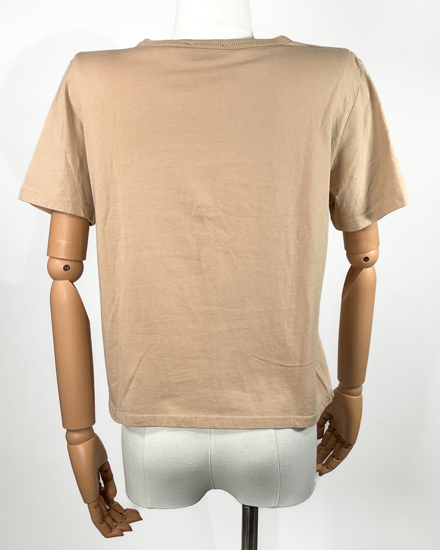 Blusa Beige Básica con Botones Frontales – Zara