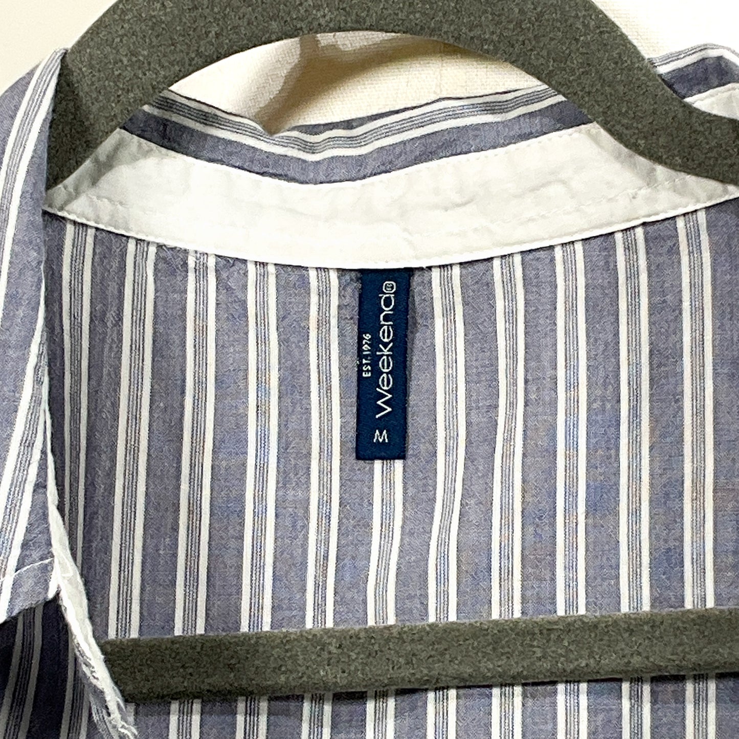 Camisa de Rayas Azul y Blanca – Marca Weekend, Talla M
