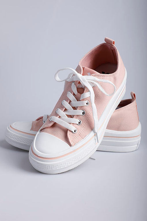 Tenis XTi Urban Brand Street Style Rosa con Suela Blanca – Comodidad y Estilo Casual