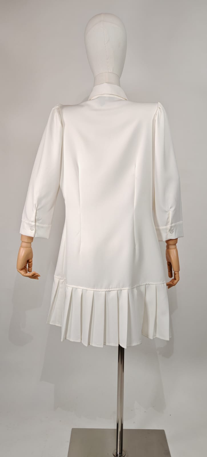 Vestido Blanco Jusylu – Elegancia Minimalista con Toque Romántico