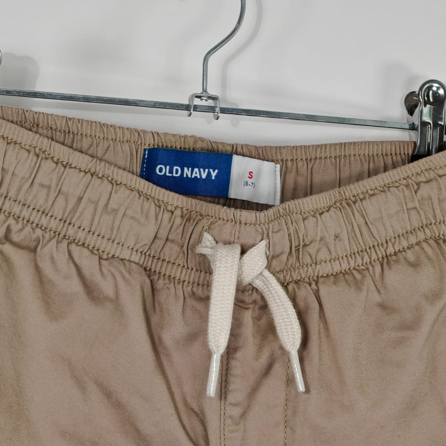 Short Caqui Old Navy para Niño – Talla S (6/7)